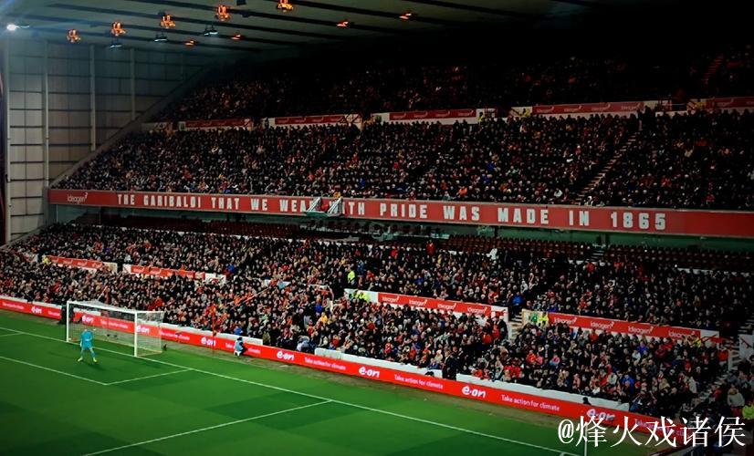 诺丁汉森林宣布主场扩容计划,目标提升至52000个座位 诺丁汉森林宣布主场扩容计划,目标提升至52000个座位